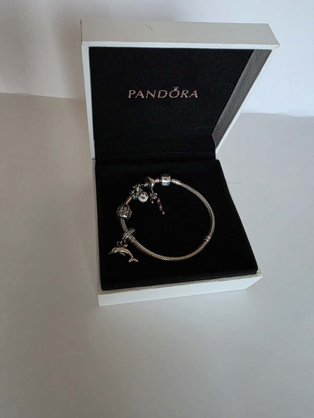 ​Authentic Pandora Snake Chain Bracelet S925: Complete Set with 5 Charms